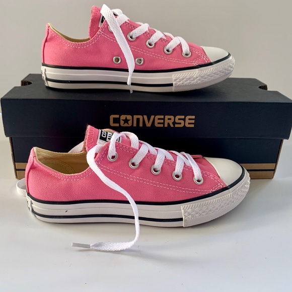 converse pink low cut